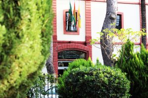 Fachada de la facultad filosofía y letras