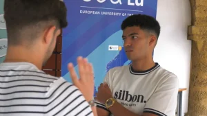 Construir un camino a través del esfuerzo. La experiencia del estudiante Budda en la Facultad de ...